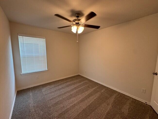 Building Photo - BRAND NEW 4-Bedroom Home in Lindale!