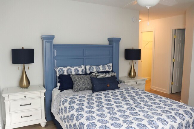 Building Photo - 4384 Daphne Ln