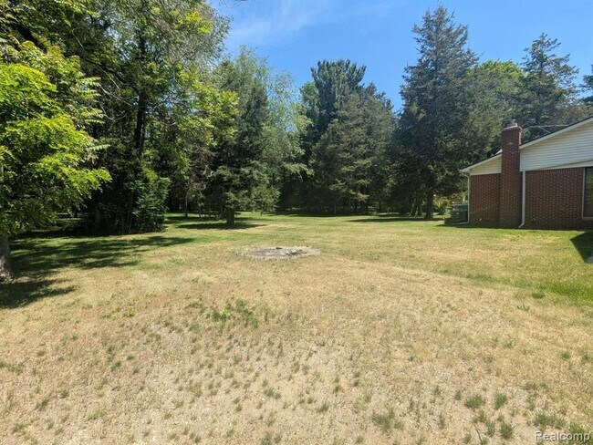 Building Photo - 3211 McCluskey