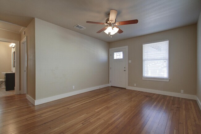 Building Photo - UT PRE-LEASE: Newly Remodeled West Campus ...