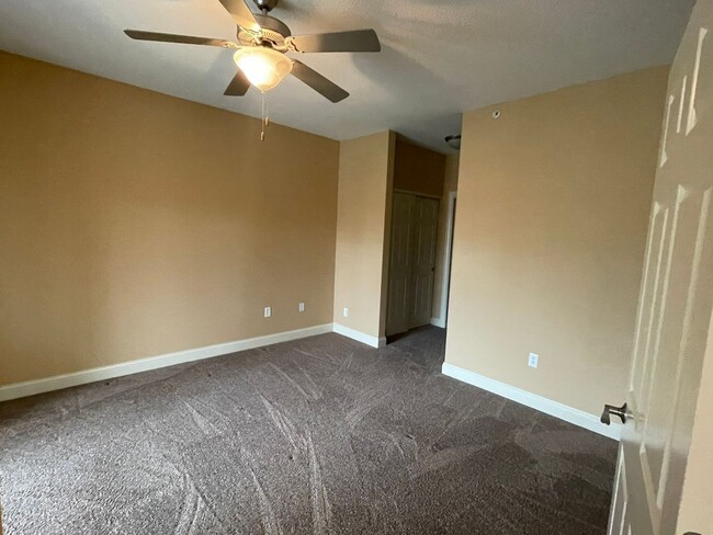 Building Photo - AVAILABLE NOW!!!  Beautiful 2 bedroom, 2 b...