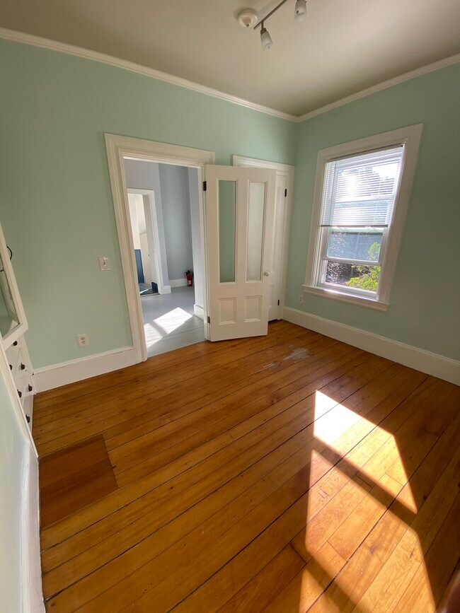 Inside third bedroom - 86 Holden St