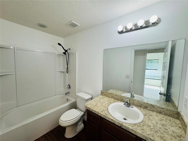 Building Photo - 1090 Woodlark Dr