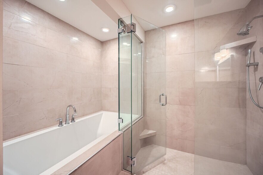 Master Bathroom - 2940 76th Ave SE
