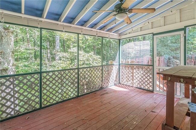 Building Photo - 1610 Branch Valley Dr