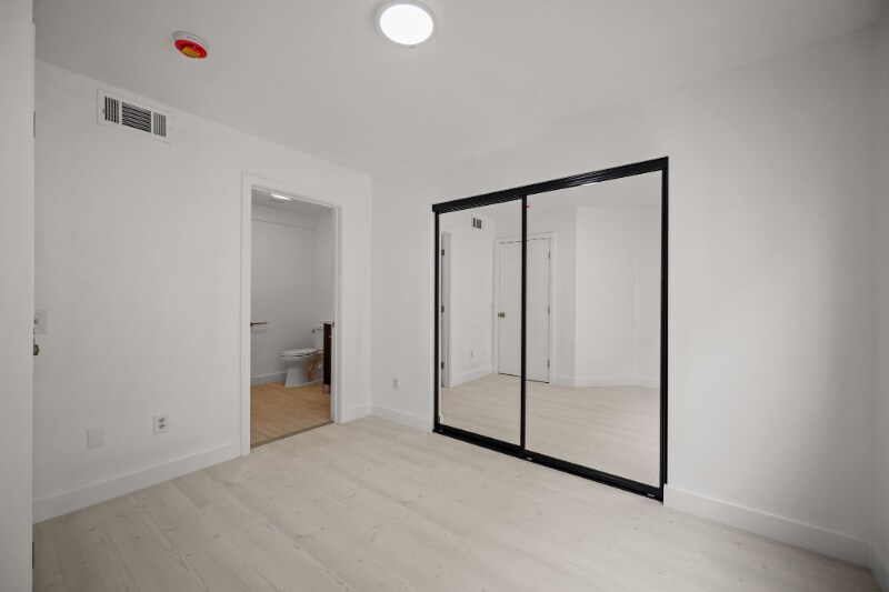 Building Photo - 920 Everett St