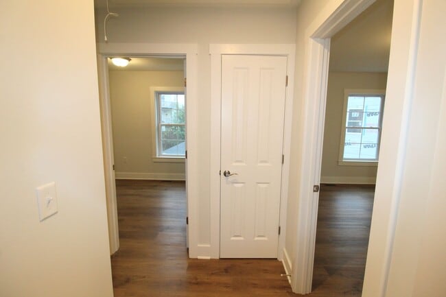 Building Photo - Lease assignment