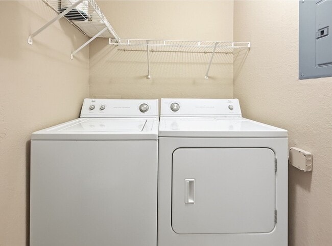 Building Photo - 2/2 Condo in Park Central, Millenia Area, Orlando