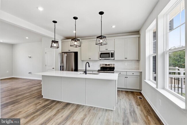 Building Photo - 241 Monteith Dr