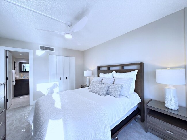 Building Photo - 3546 S Ocean Blvd