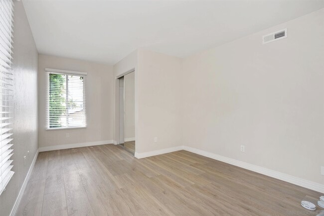 Building Photo - 1618 Haydn Dr
