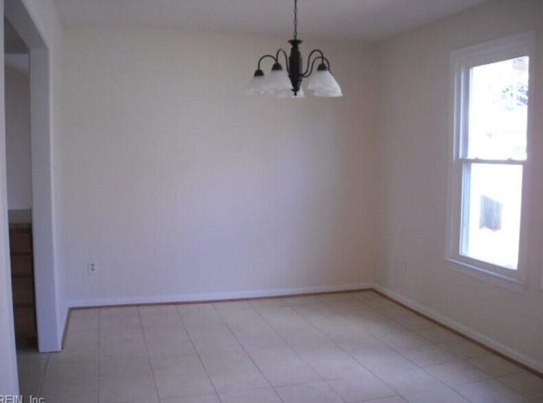 Building Photo - 3792 Ridgeview Ct