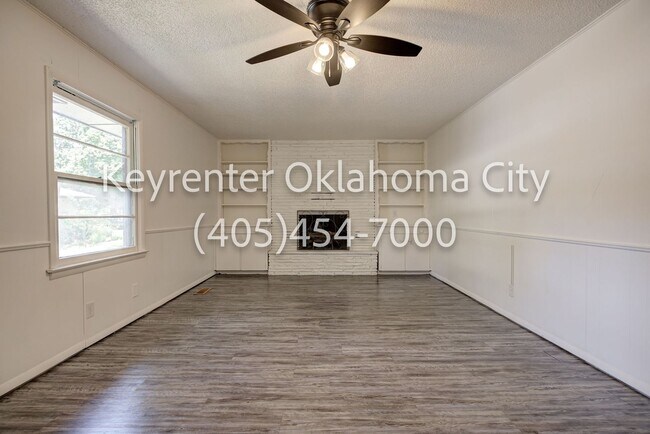 Building Photo - 1524 Rowena Ln