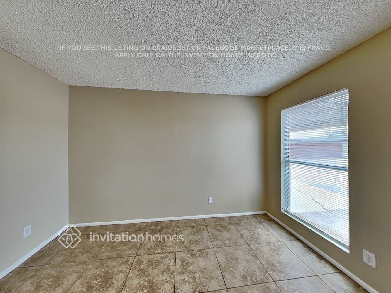 Building Photo - 8527 W Vale Dr