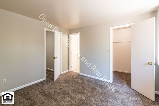 Building Photo - 15030 Tally Ho Dr