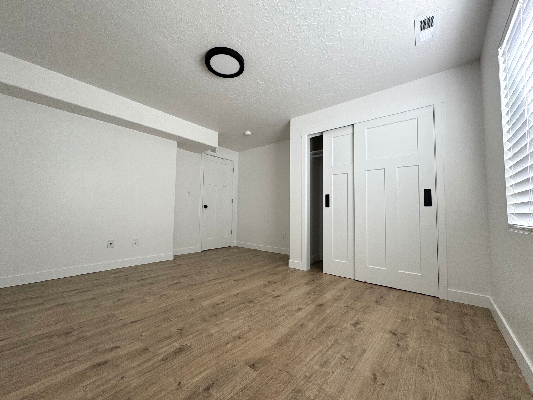 Building Photo - 3361 W Pond Dr