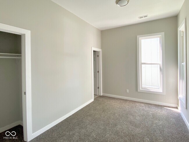 Building Photo - 853 N Temple Ave