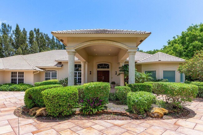 Building Photo - 16164 Bridlewood Cir