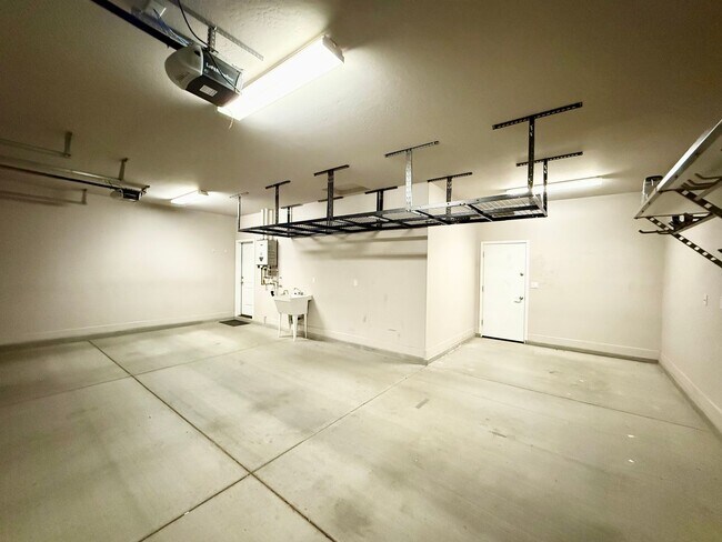 Building Photo - Gorgeous home in Chino Valley