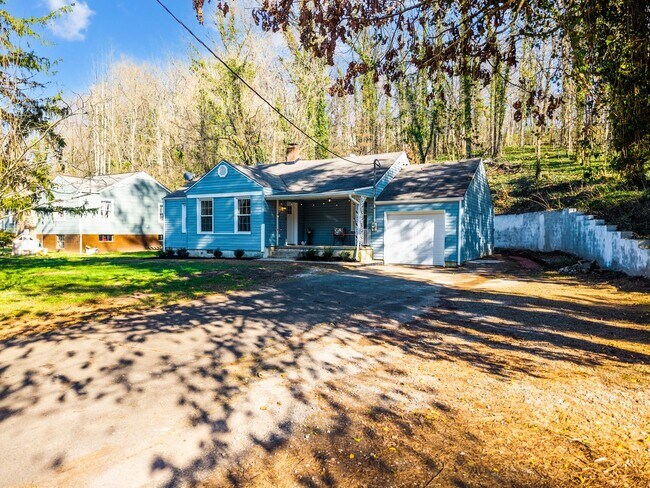 Building Photo - Knoxville 37920 - 3 bedroom 2 bath - call Tiana Winter 865-297-2451