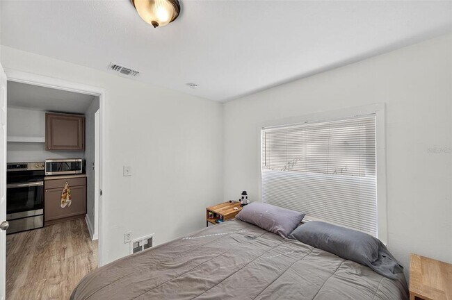 Building Photo - 4324 16th Ave S