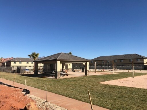 Building Photo - Very nice Townhouse in Santa Clara, with a POOL!!