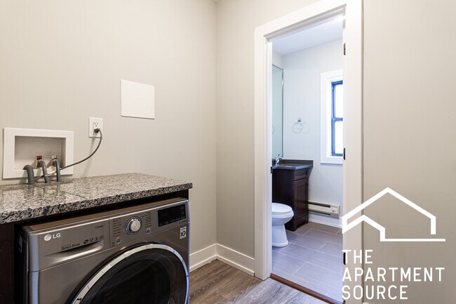 Building Photo - 701 W Brompton Ave