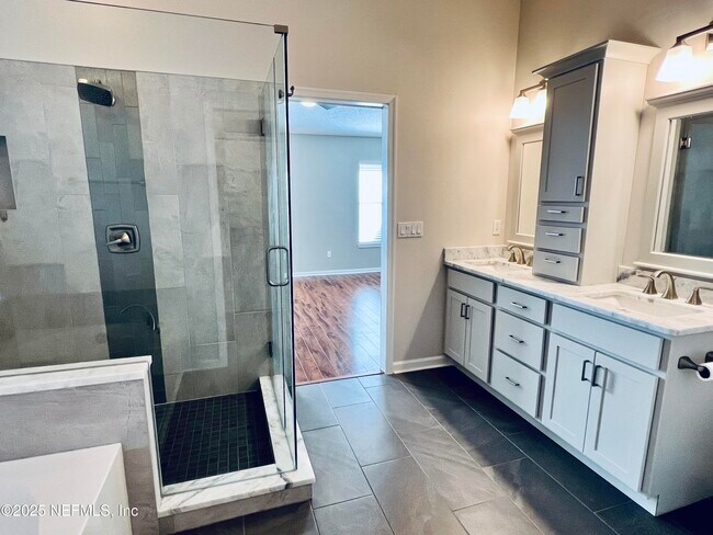 Building Photo - 1585 E Windy Willow Dr