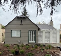 Building Photo - 402 N Irving Blvd