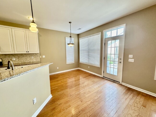 Building Photo - Spacious Four Bedroom Home in Westbury Park!