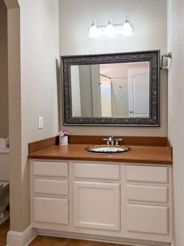 Building Photo - 2572 Gulf Breeze Ave