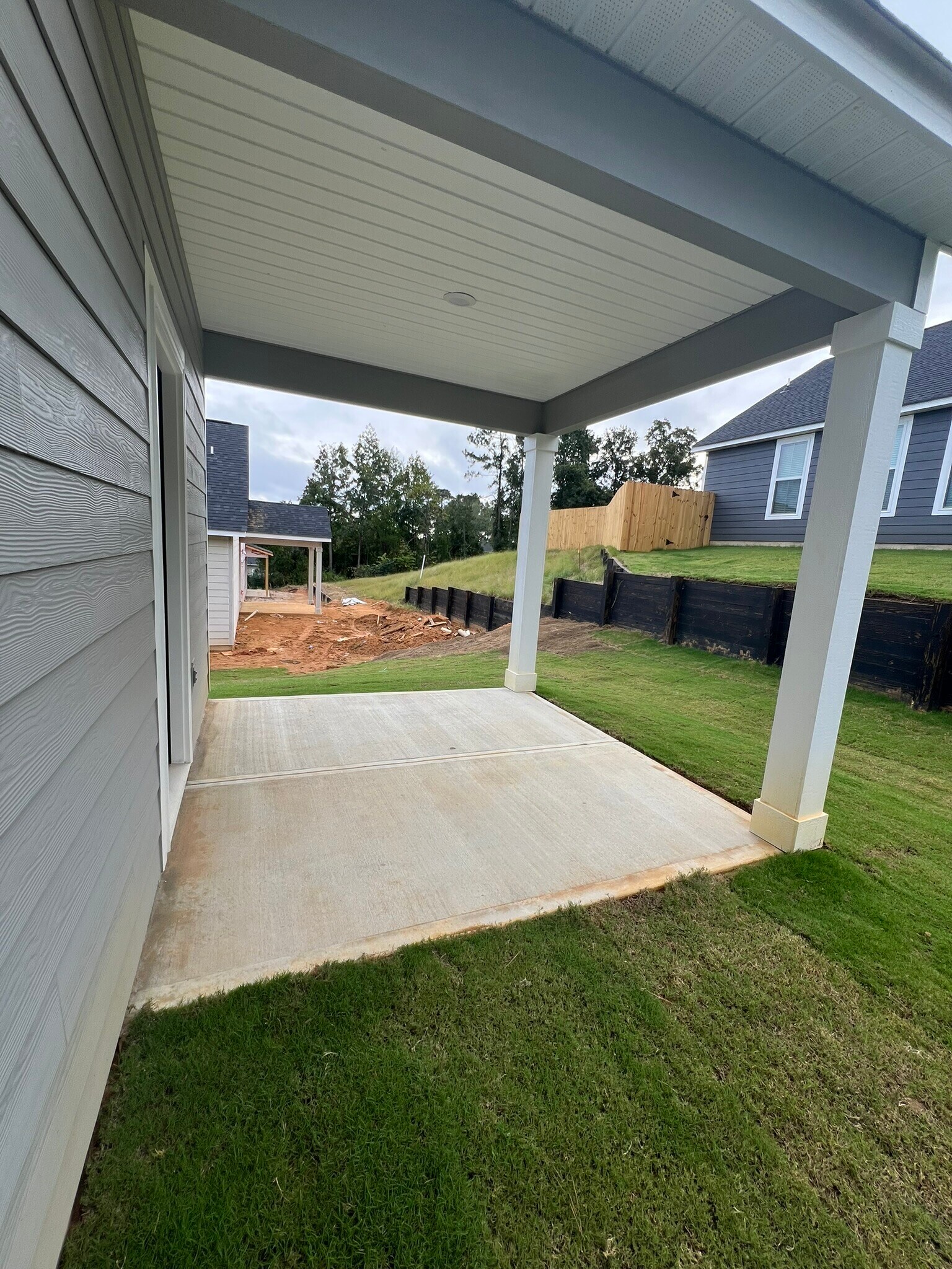 Building Photo - 102 Bennett St