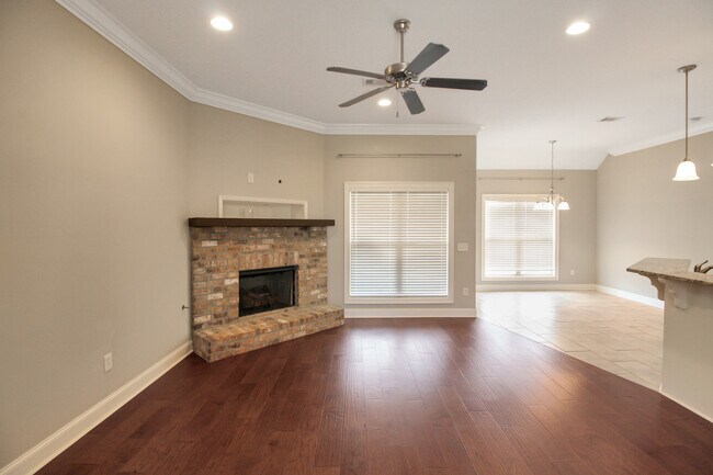 Building Photo - 203 Buttonwood Ln