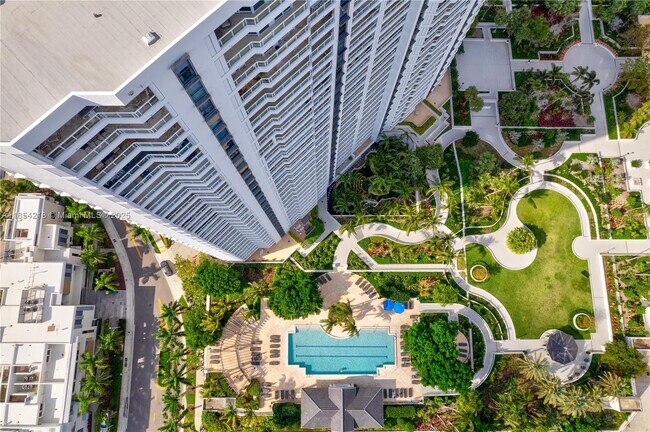 Building Photo - 21055 Yacht Club Dr