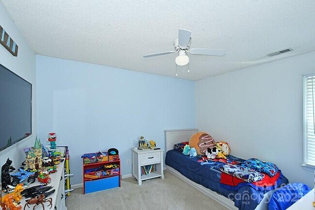 Building Photo - 119 Shining Armor Ct