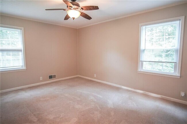 Building Photo - 2173 Holly Ct