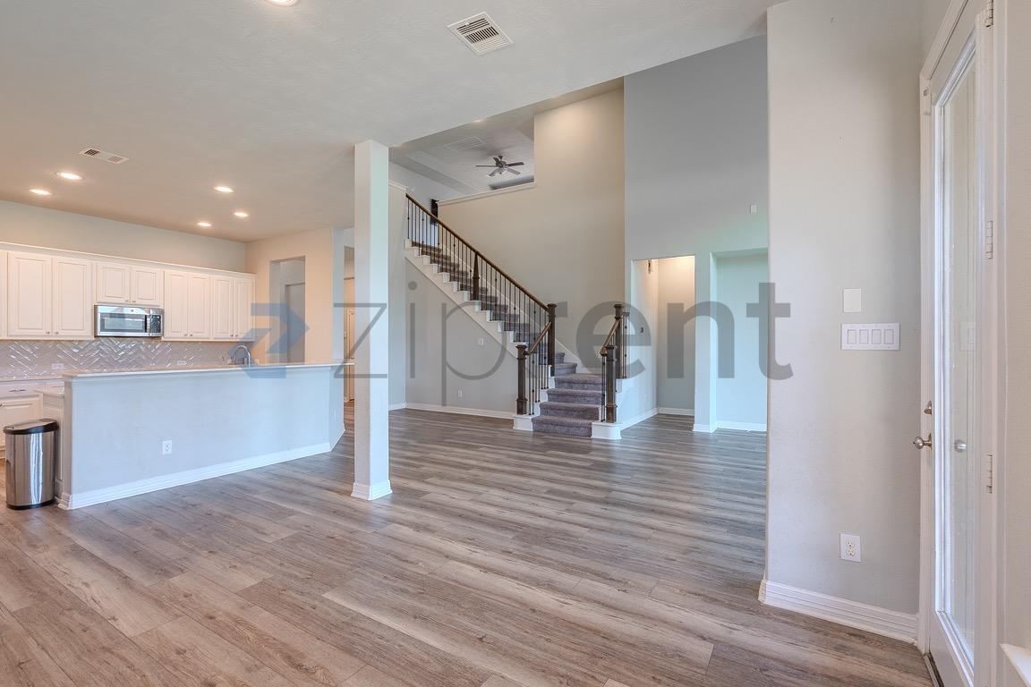 Building Photo - Unit