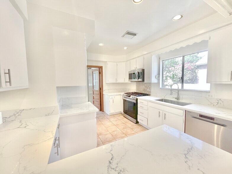 Building Photo - 4031 Berryman Ave