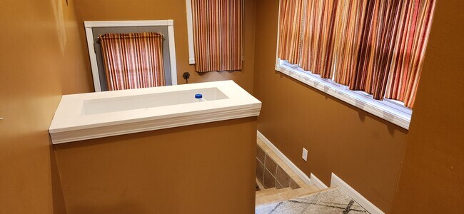 Building Photo - 1224 Woodlawn Dr