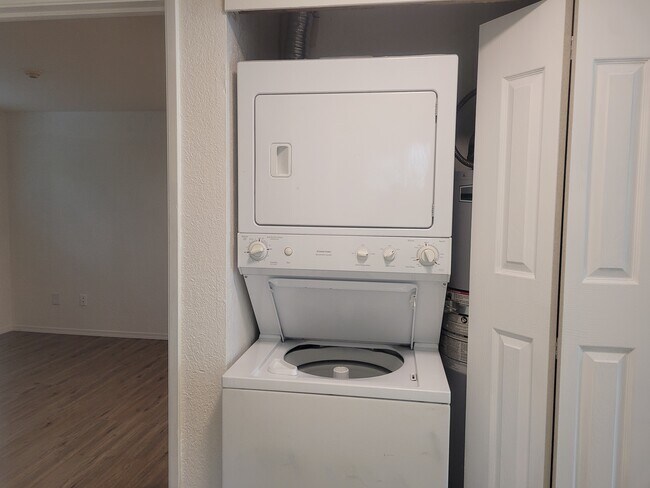 Building Photo - 18320 Hurst Rd