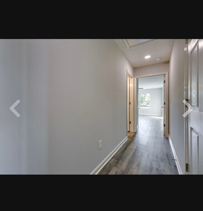 Building Photo - 272 Hunt St