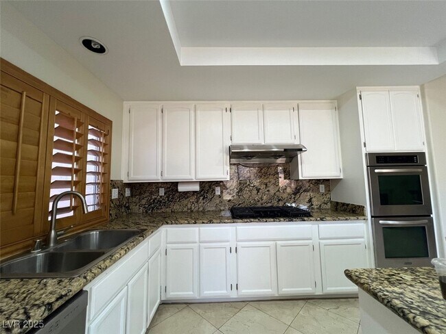 Building Photo - 8350 Campana Dr