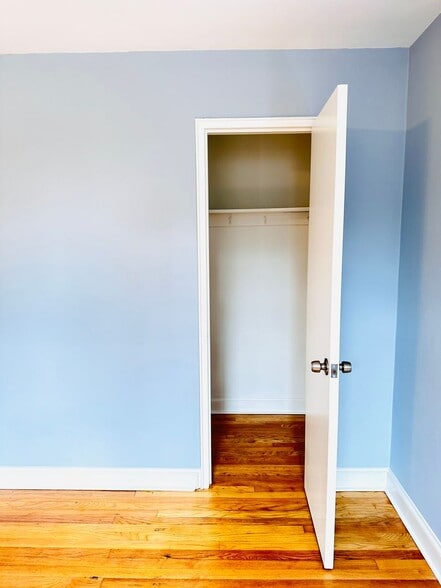 Building Photo - 8804 Bradford Rd