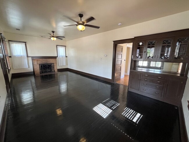 Building Photo - Historic, Charming Home in Coronado Distri...