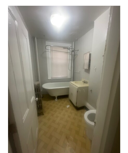 Building Photo - 2 Champney Plz