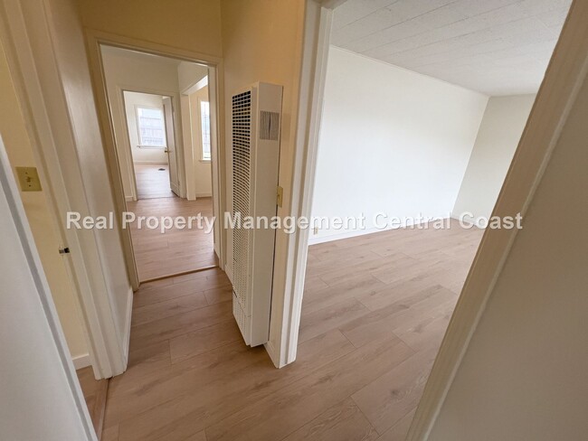 Building Photo - AVAILABLE MAY - 3 Bed / 2 Bath Cayucos Home
