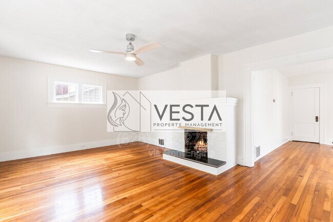 Building Photo - 42 Greenhill Ave