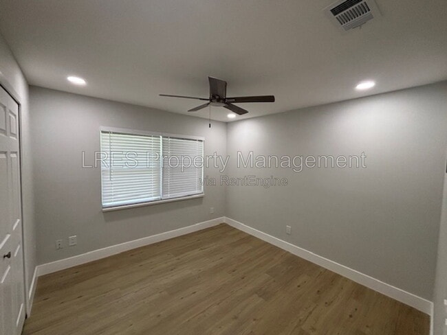 Building Photo - 1031 Columbia Ave