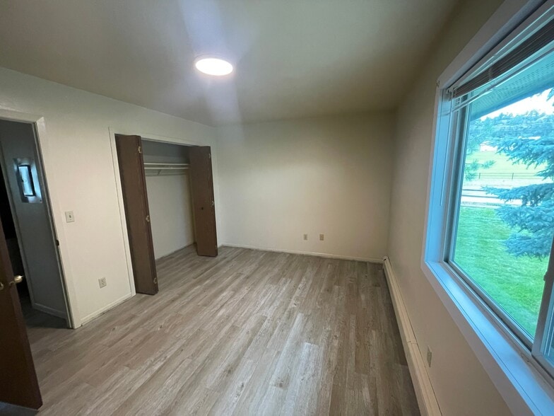 Building Photo - 310 Moccasin Trail