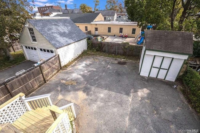 Building Photo - 75 Maxwell Ave